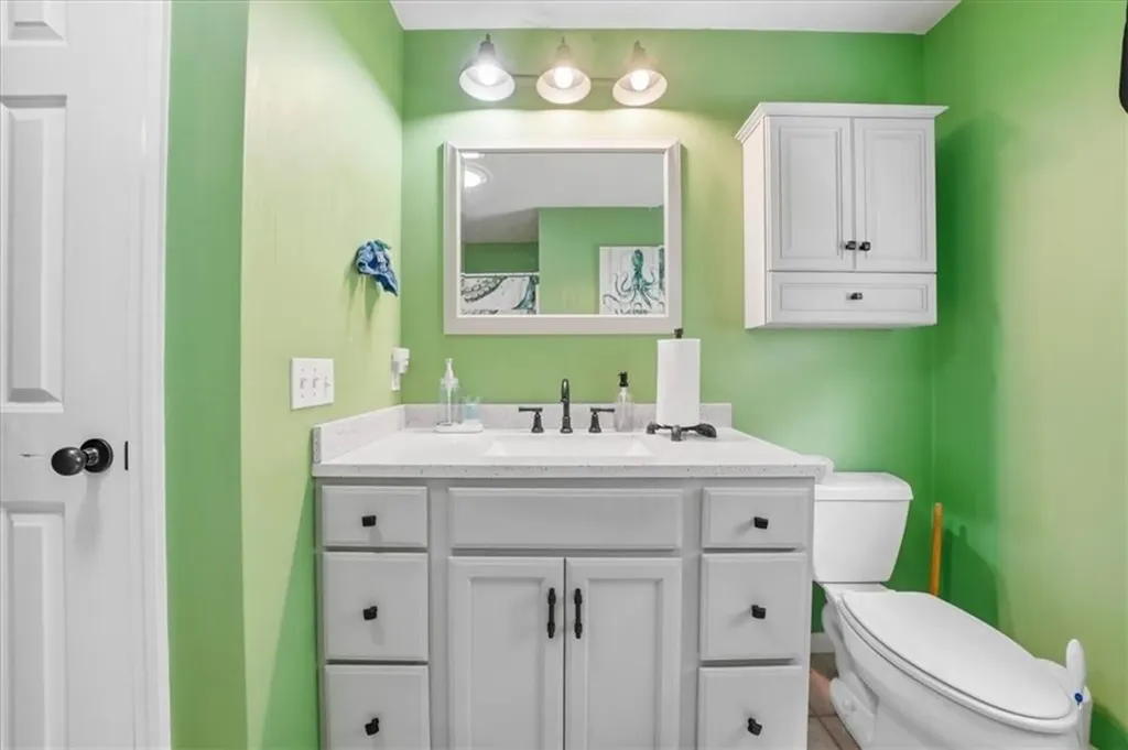 26 Davis Circle Warwick RI 02886