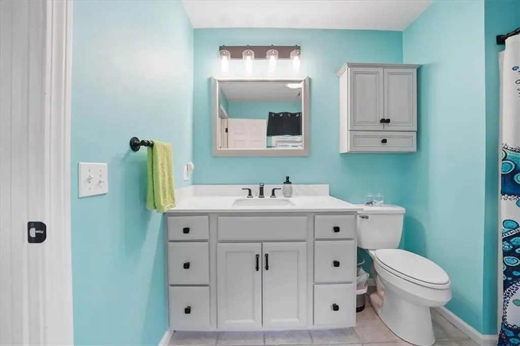 26 Davis Circle Warwick RI 02886