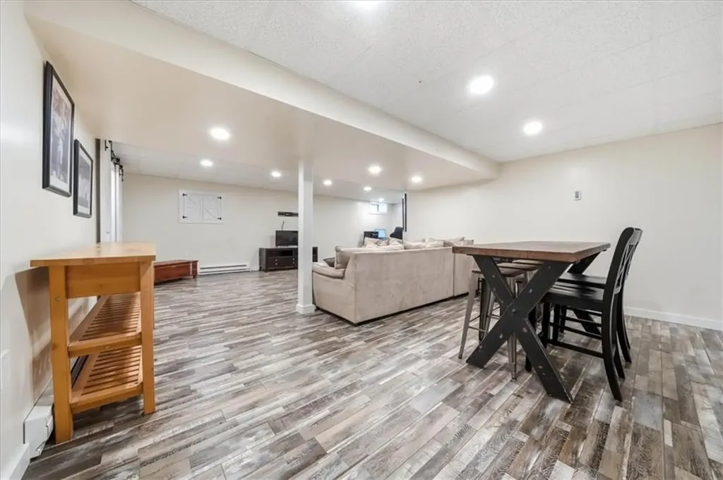 26 Davis Circle Warwick RI 02886