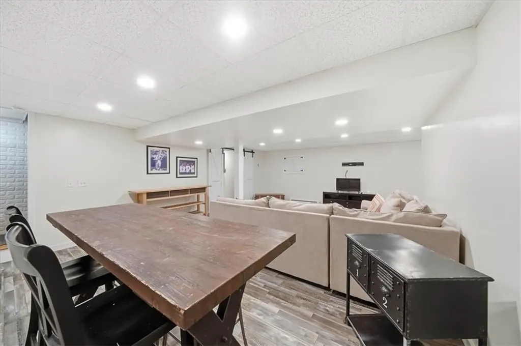26 Davis Circle Warwick RI 02886