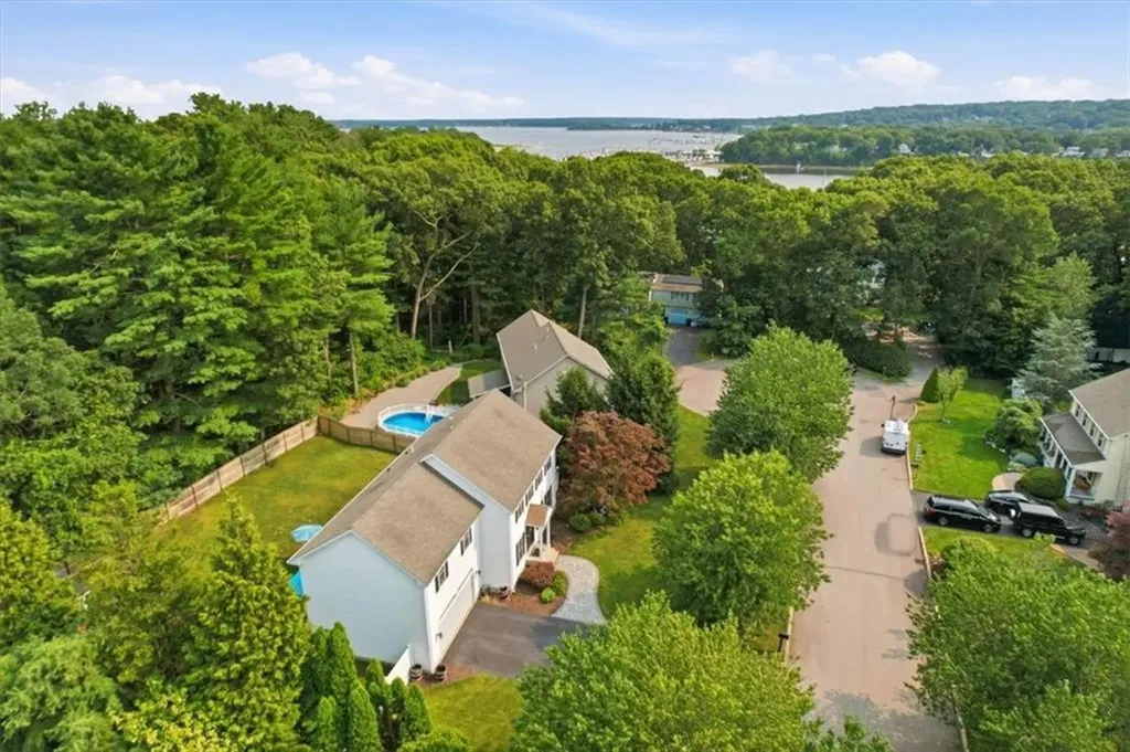 26 Davis Circle Warwick RI 02886