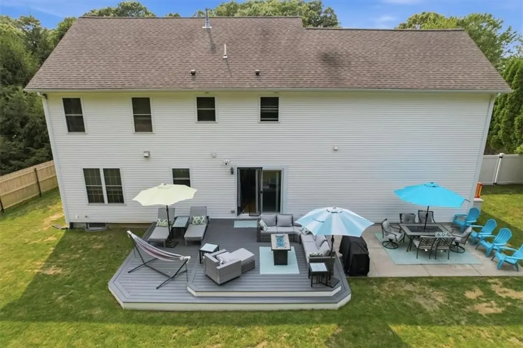 26 Davis Circle Warwick RI 02886