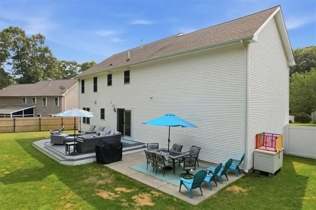 26 Davis Circle Warwick RI 02886