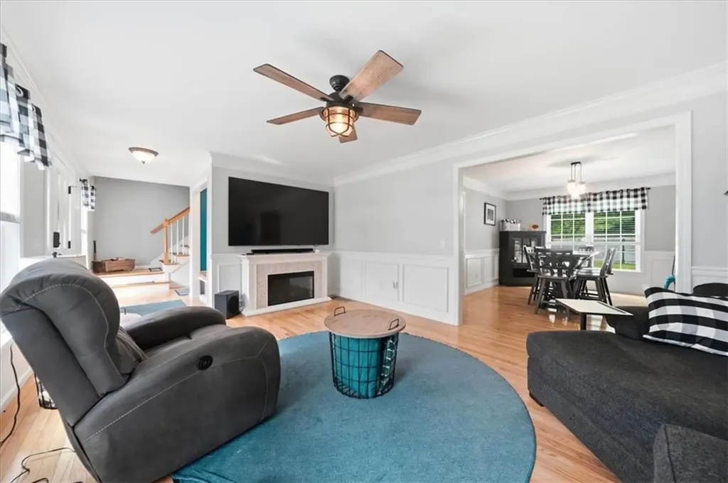 26 Davis Circle Warwick RI 02886