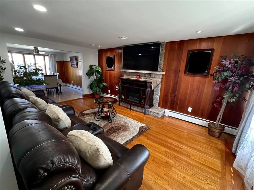 99 Lookout Avenue Cranston RI 02920