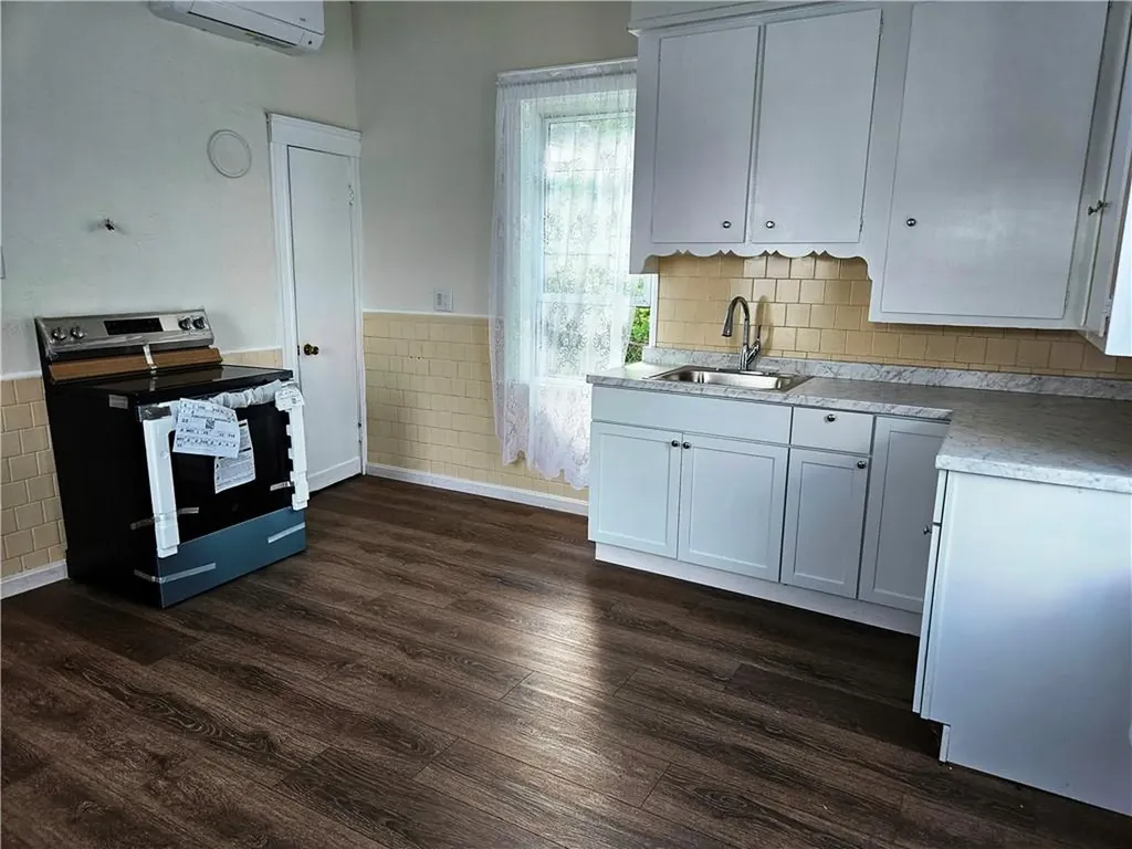 168 Spring Street Woonsocket RI 02895