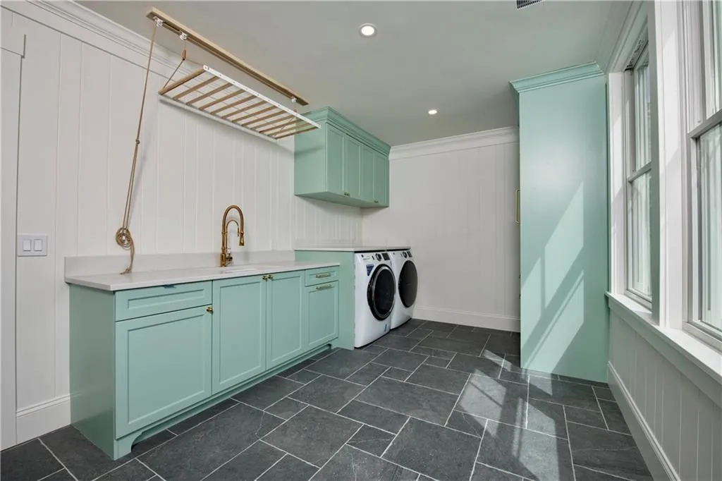 19 Searidge Drive Narragansett RI 02874
