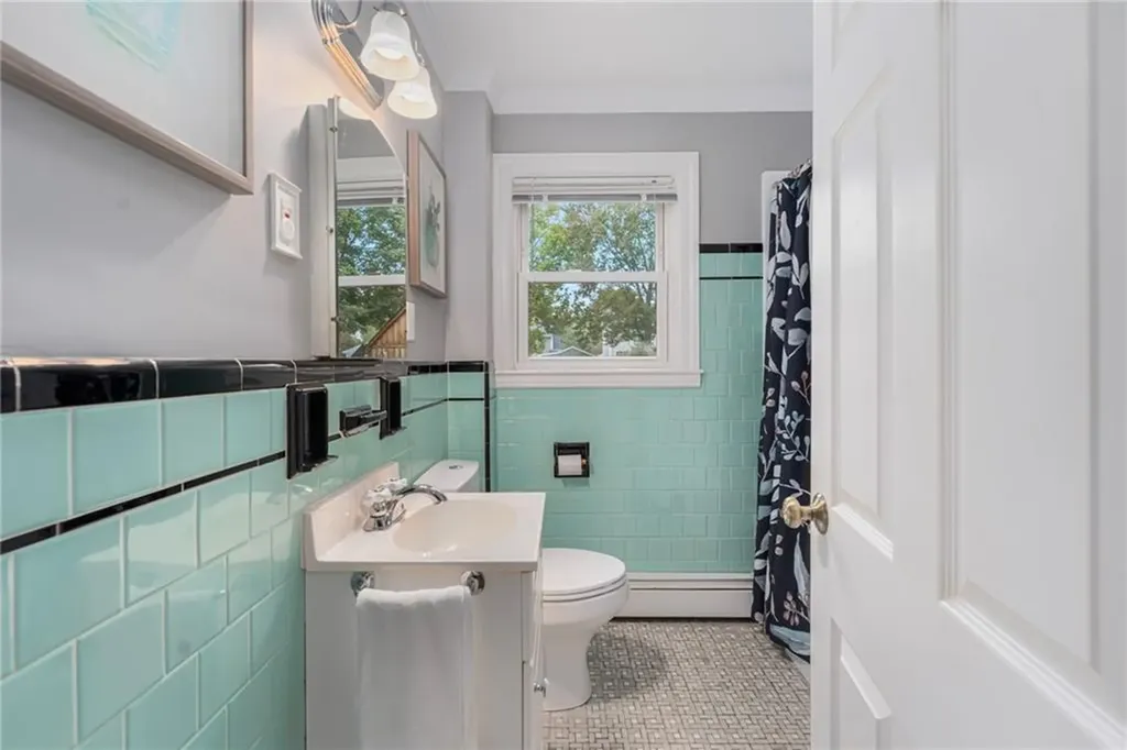 31 Todd Street Warwick RI 02888
