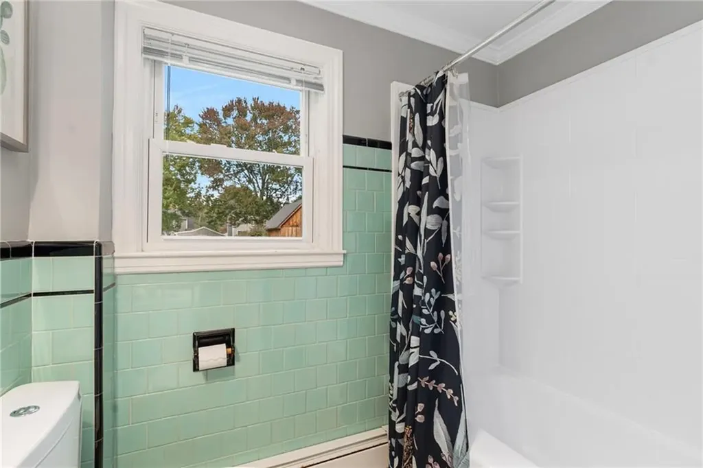 31 Todd Street Warwick RI 02888