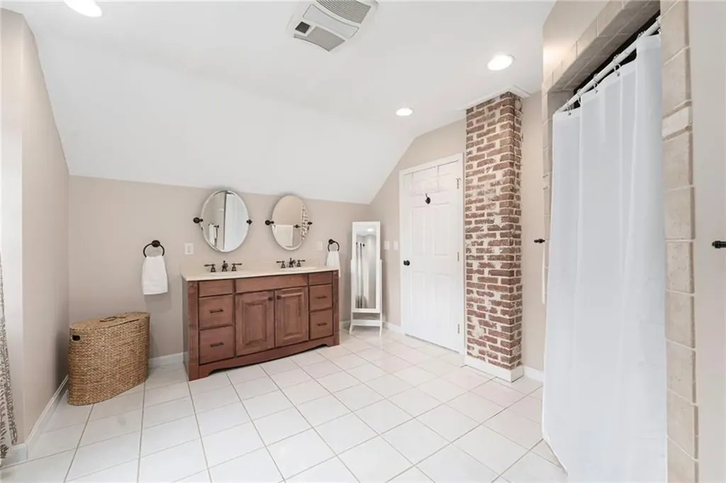 31 Todd Street Warwick RI 02888