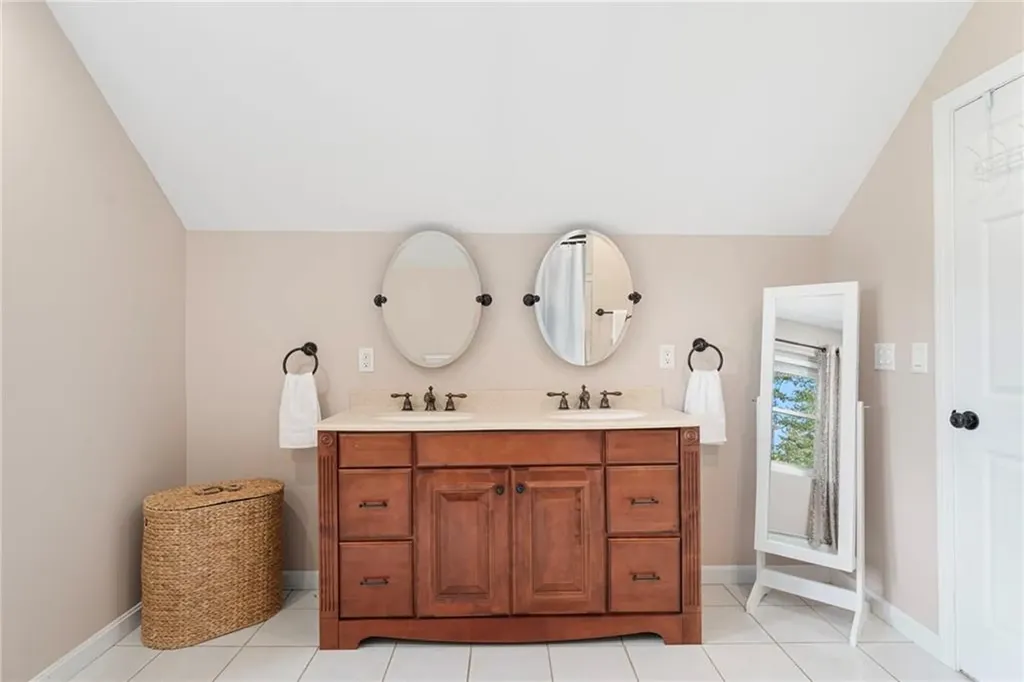 31 Todd Street Warwick RI 02888