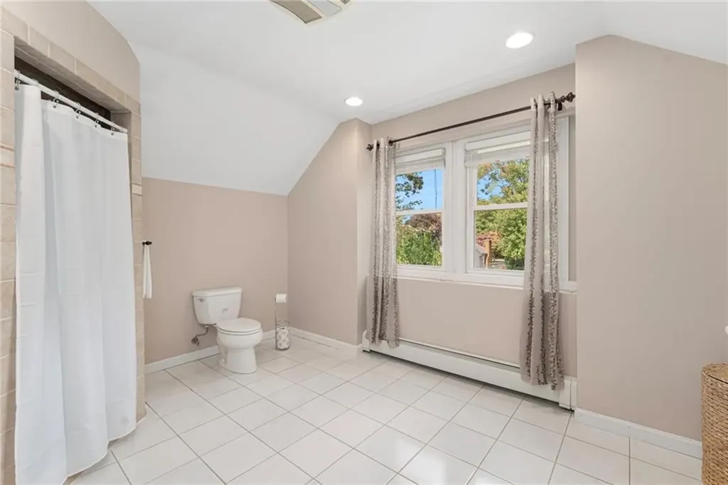 31 Todd Street Warwick RI 02888