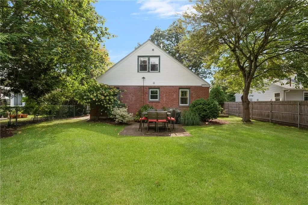 31 Todd Street Warwick RI 02888