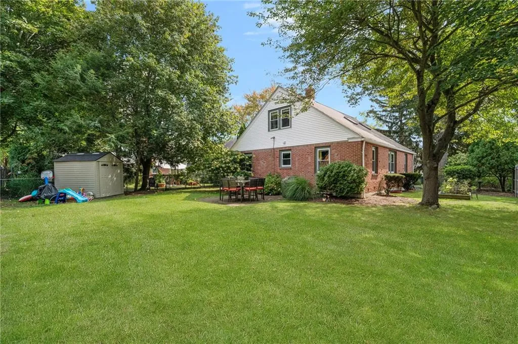 31 Todd Street Warwick RI 02888