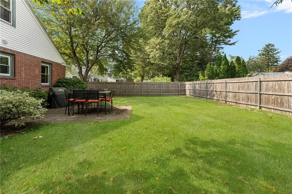 31 Todd Street Warwick RI 02888