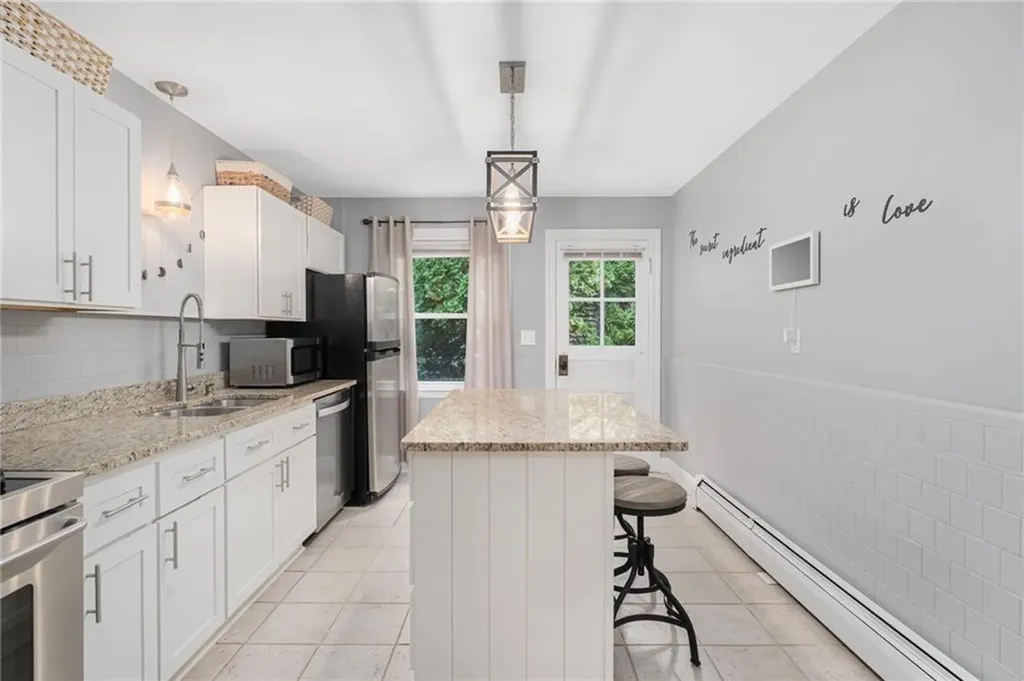 31 Todd Street Warwick RI 02888
