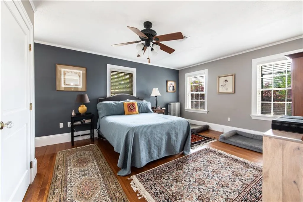 33 Sefton Drive Cranston RI 02905