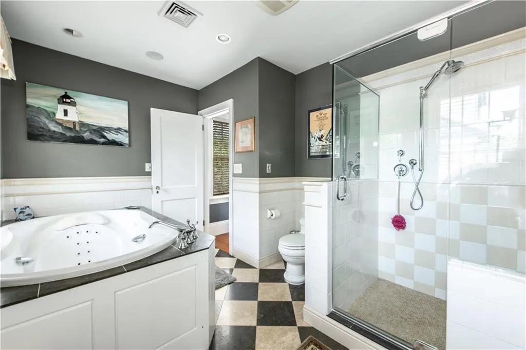 33 Sefton Drive Cranston RI 02905