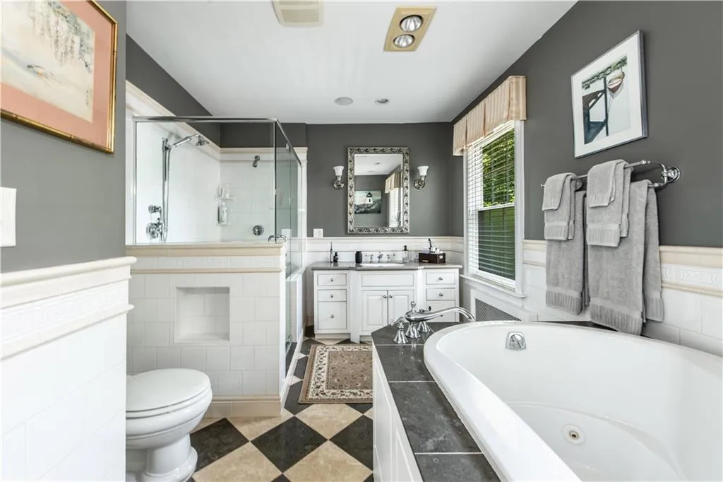 33 Sefton Drive Cranston RI 02905