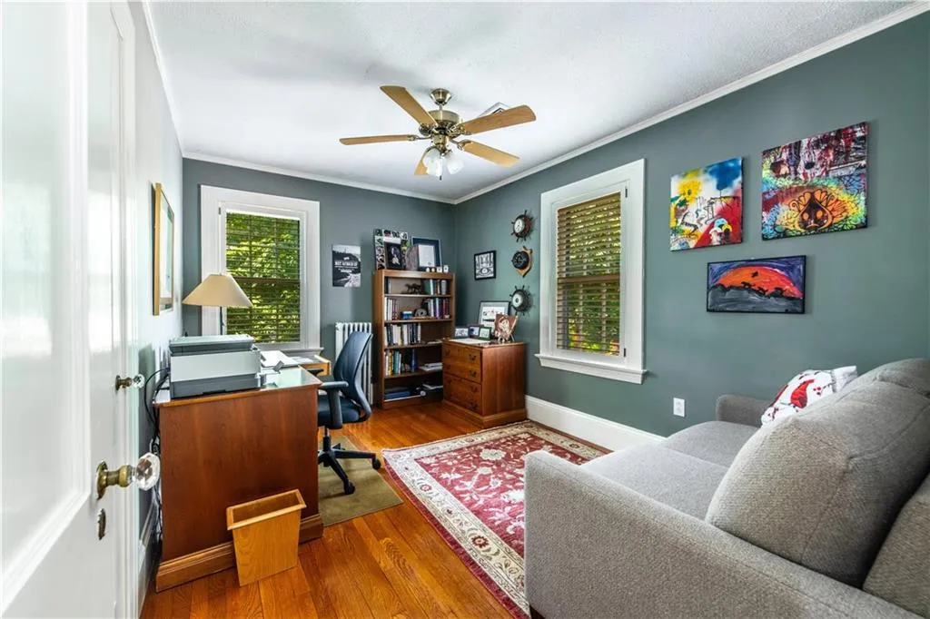 33 Sefton Drive Cranston RI 02905