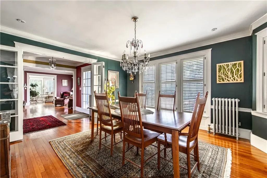 33 Sefton Drive Cranston RI 02905