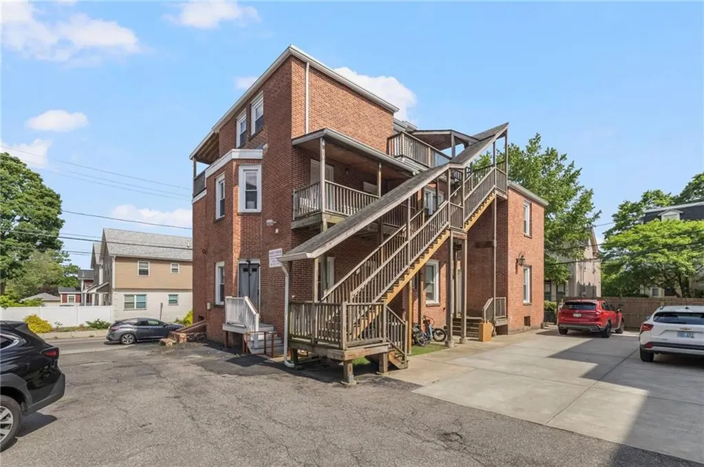 64 Pitman Street Providence RI 02906
