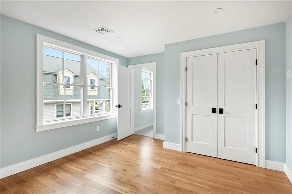 118 Newport Avenue Middletown RI 02842