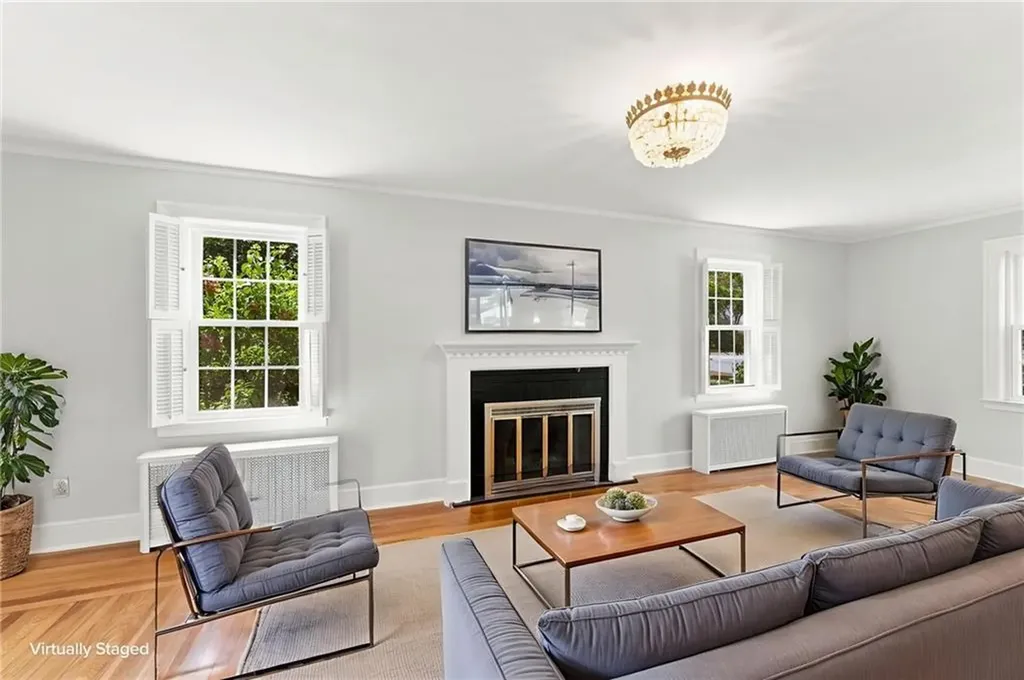 130 Ferry Lane Barrington RI 02806