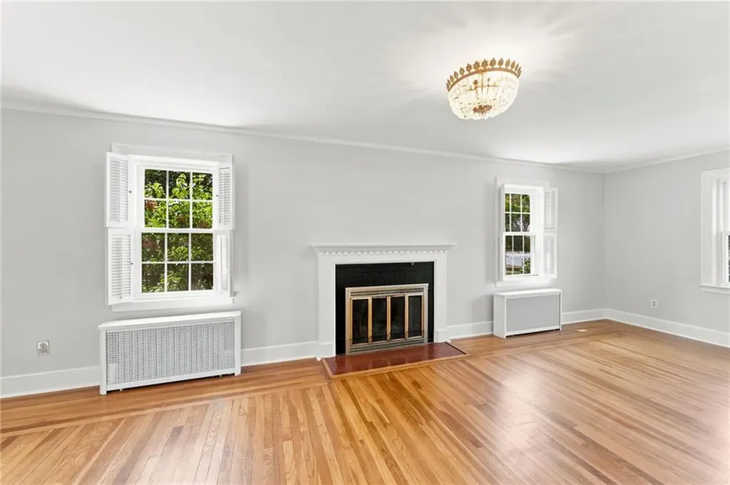 130 Ferry Lane Barrington RI 02806