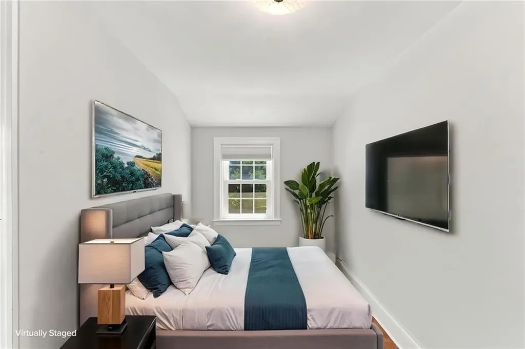 130 Ferry Lane Barrington RI 02806