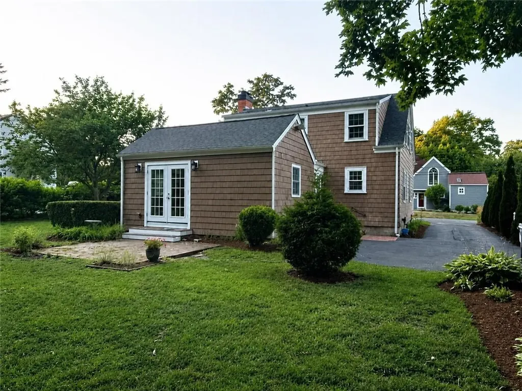 130 Ferry Lane Barrington RI 02806