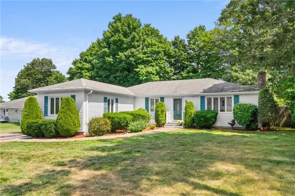 71 Hawthorne Place North Providence RI 02904