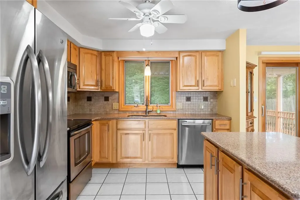 71 Hawthorne Place North Providence RI 02904