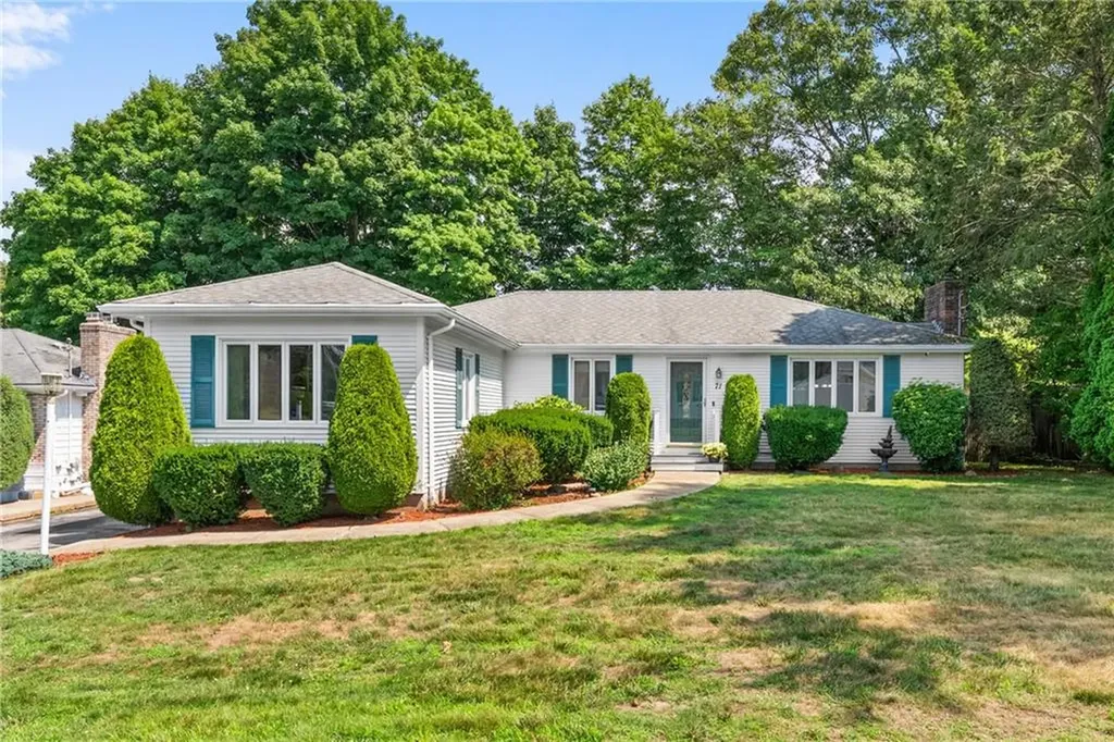 71 Hawthorne Place North Providence RI 02904