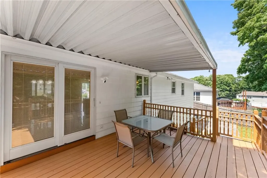 71 Hawthorne Place North Providence RI 02904