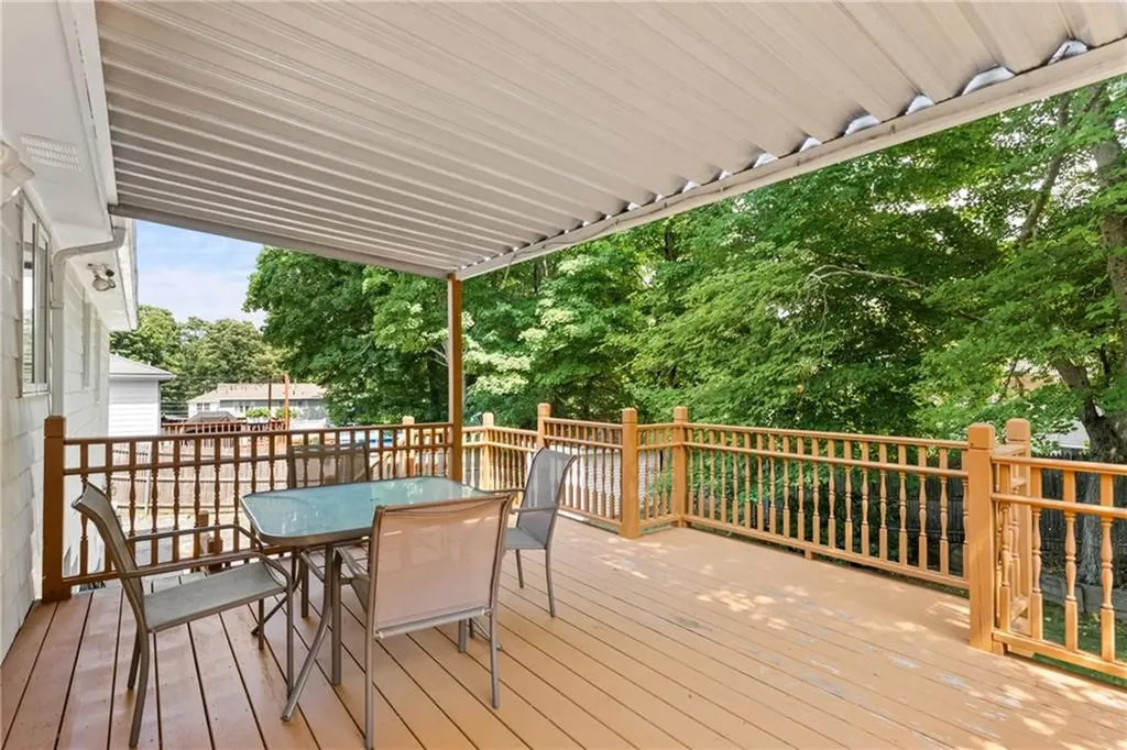 71 Hawthorne Place North Providence RI 02904