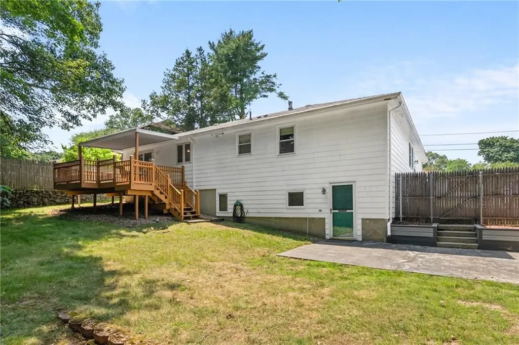 71 Hawthorne Place North Providence RI 02904