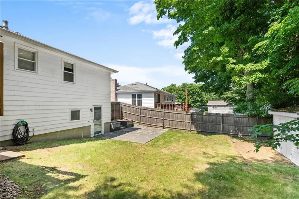 71 Hawthorne Place North Providence RI 02904