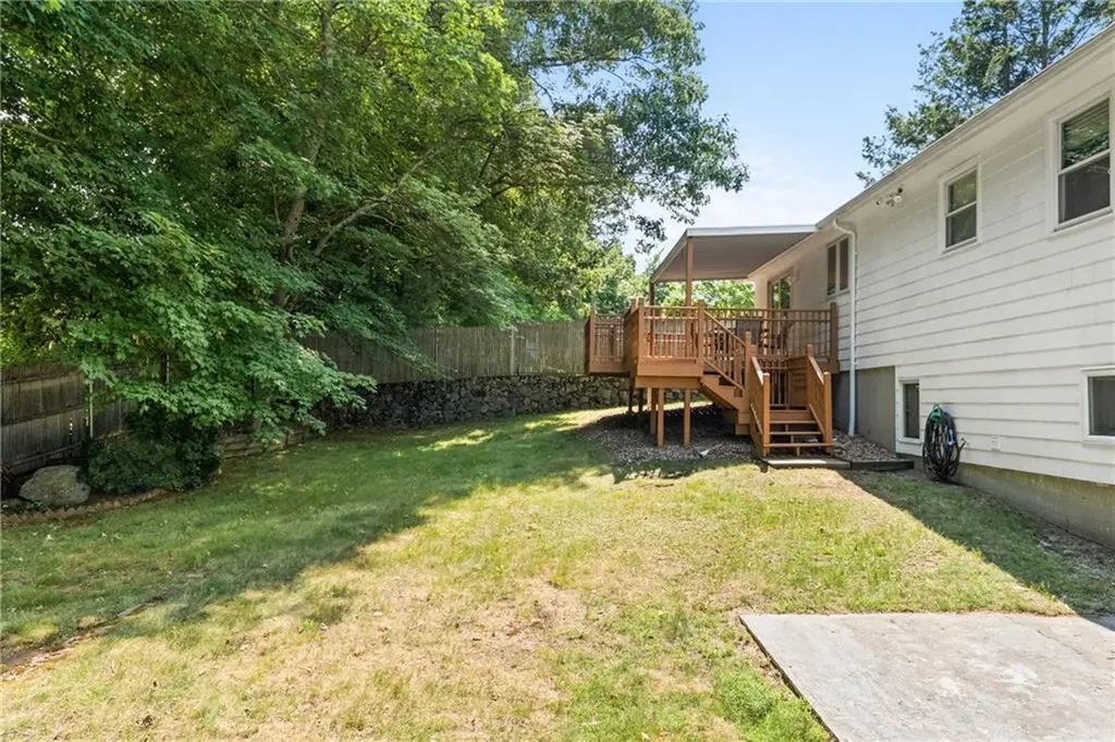 71 Hawthorne Place North Providence RI 02904
