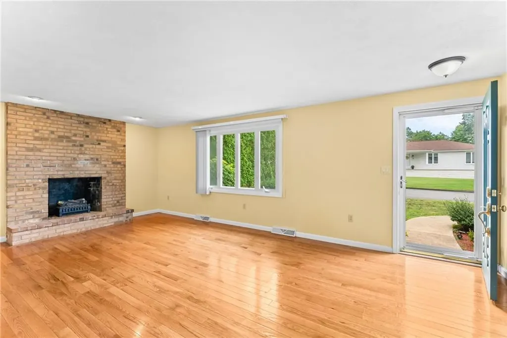 71 Hawthorne Place North Providence RI 02904