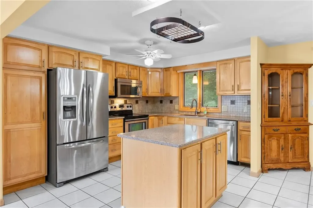 71 Hawthorne Place North Providence RI 02904