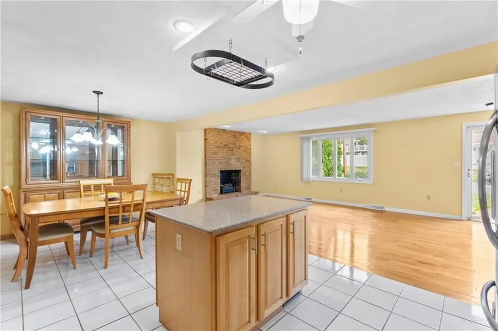 71 Hawthorne Place North Providence RI 02904