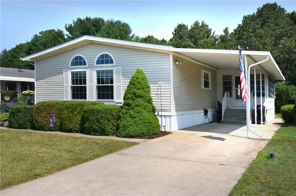 63 Little Pond Road South Kingstown RI 02879