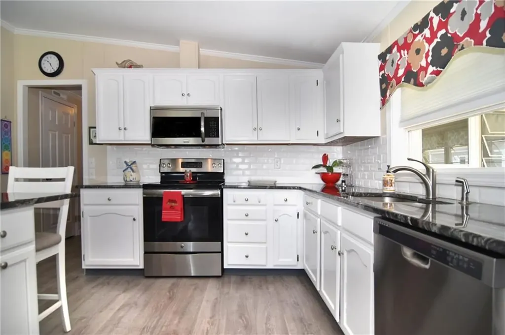 63 Little Pond Road South Kingstown RI 02879