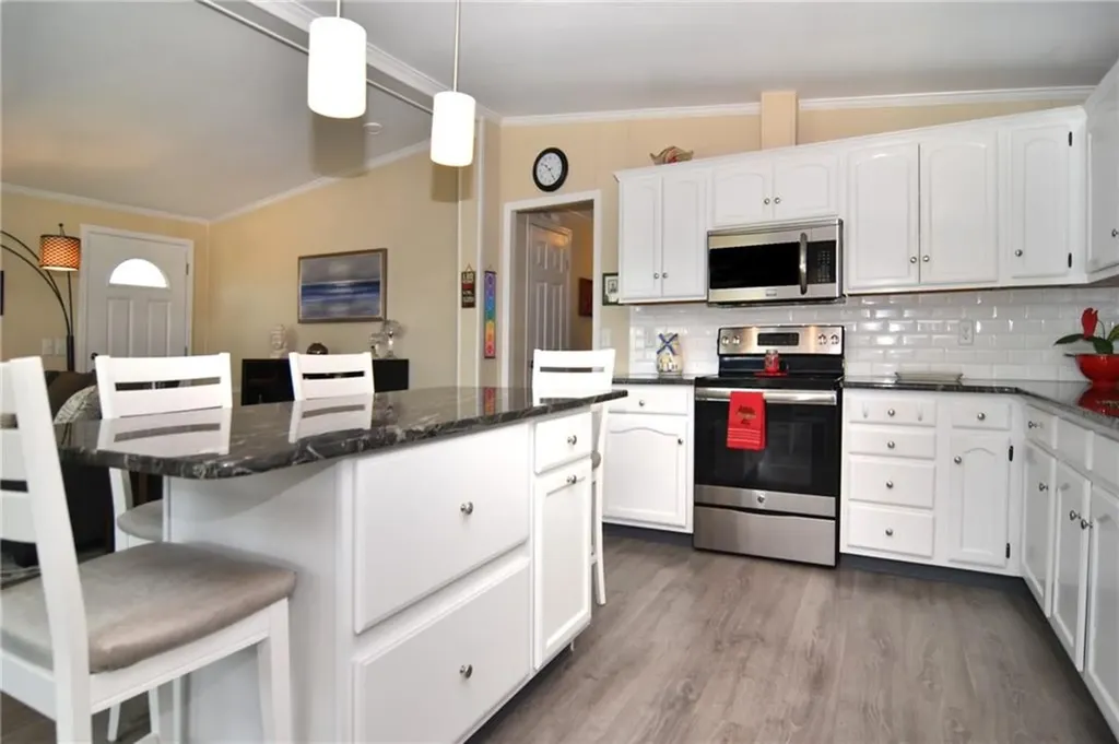 63 Little Pond Road South Kingstown RI 02879
