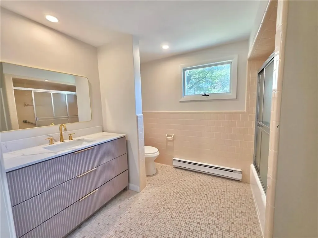 8 Wolf Hill Road Smithfield RI 02917