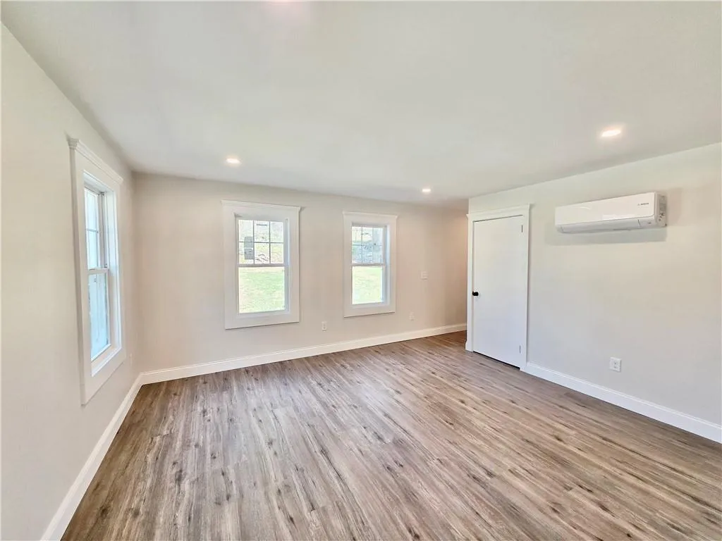 8 Wolf Hill Road Smithfield RI 02917