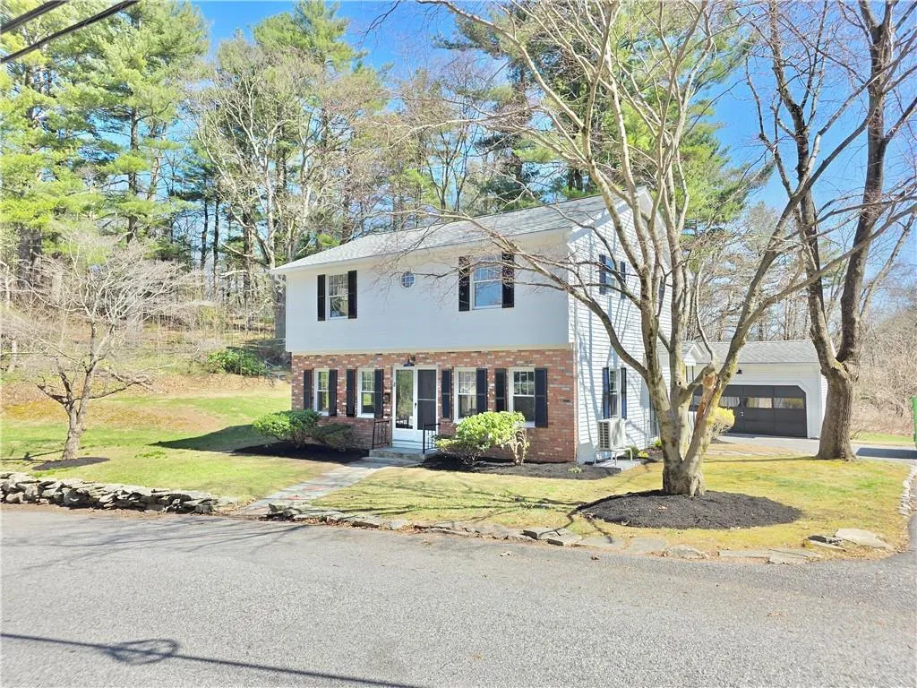 8 Wolf Hill Road Smithfield RI 02917