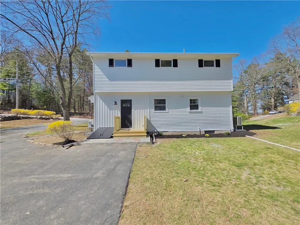 8 Wolf Hill Road Smithfield RI 02917