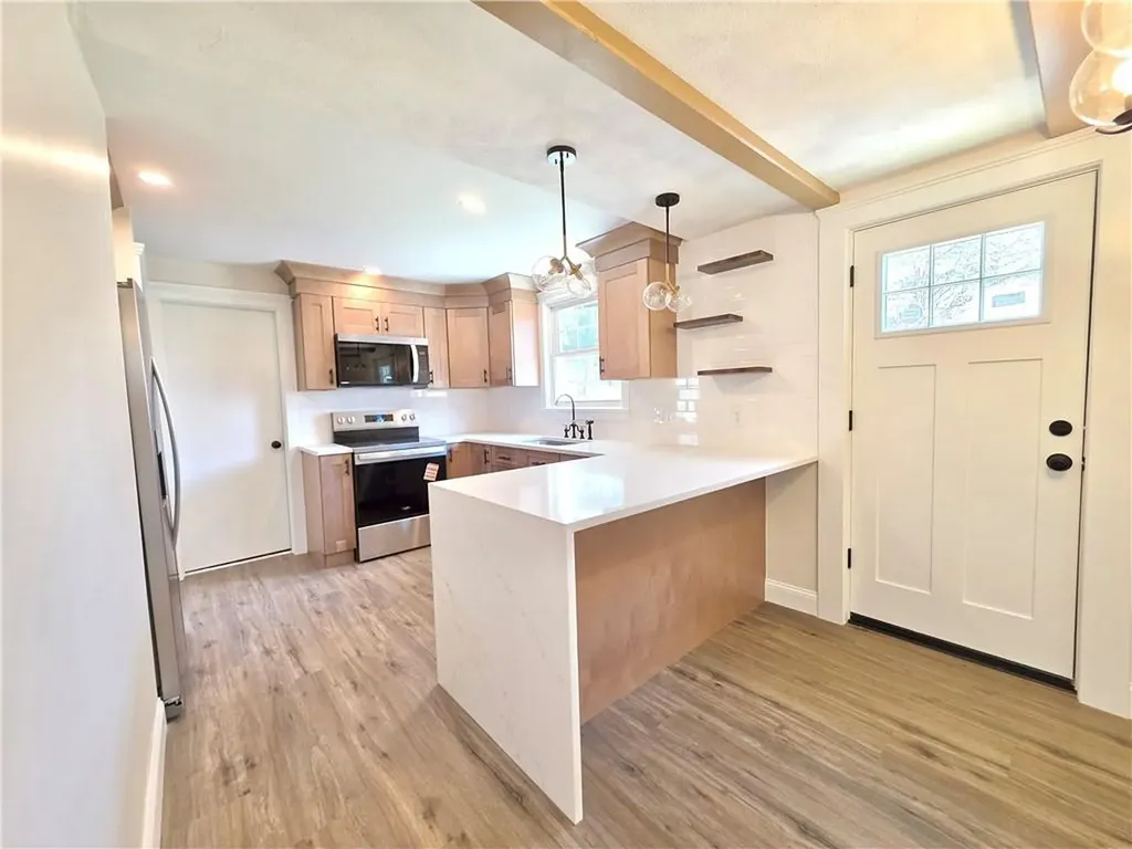 8 Wolf Hill Road Smithfield RI 02917